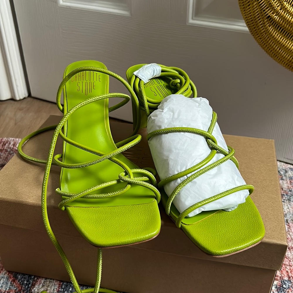 Charlotte Stone Aurora in Pale Lime size 11